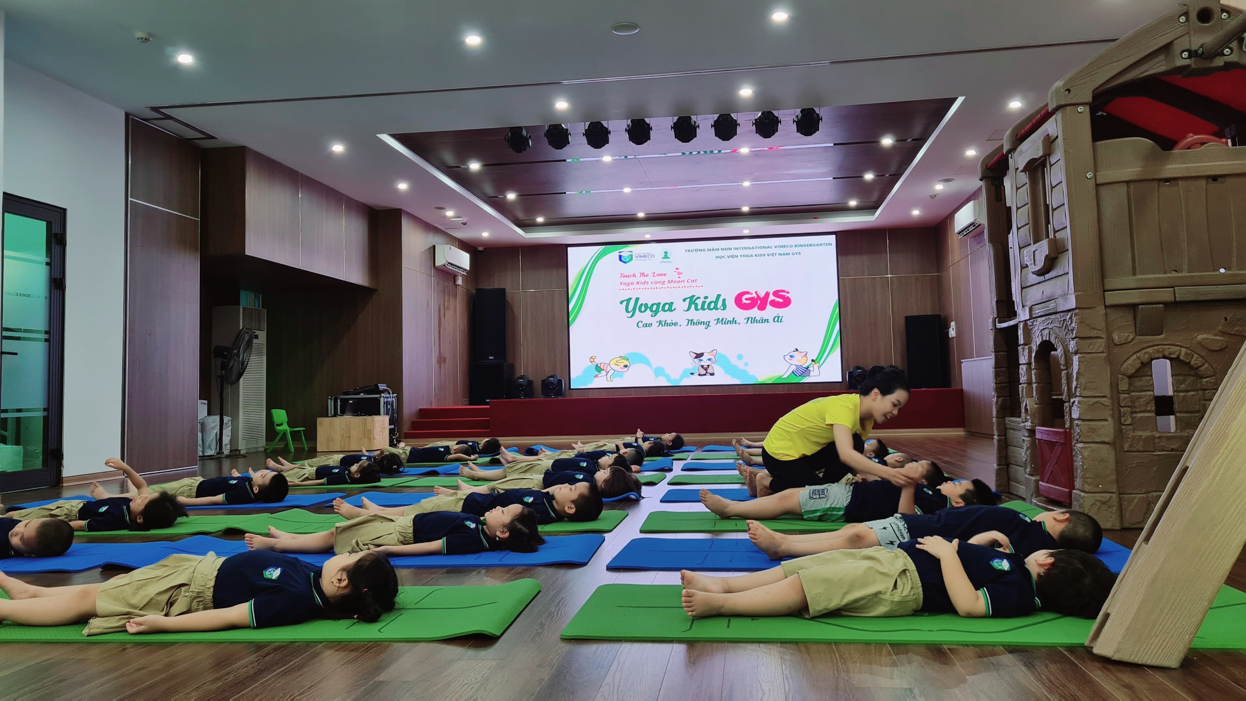 Lớp Yoga mầm non kết nối vui vẻ