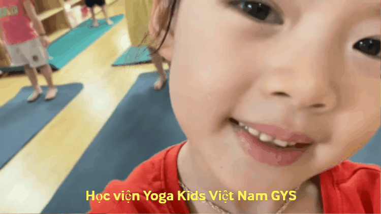Trẻ tập Yoga vui nhộn cùng cô giáo